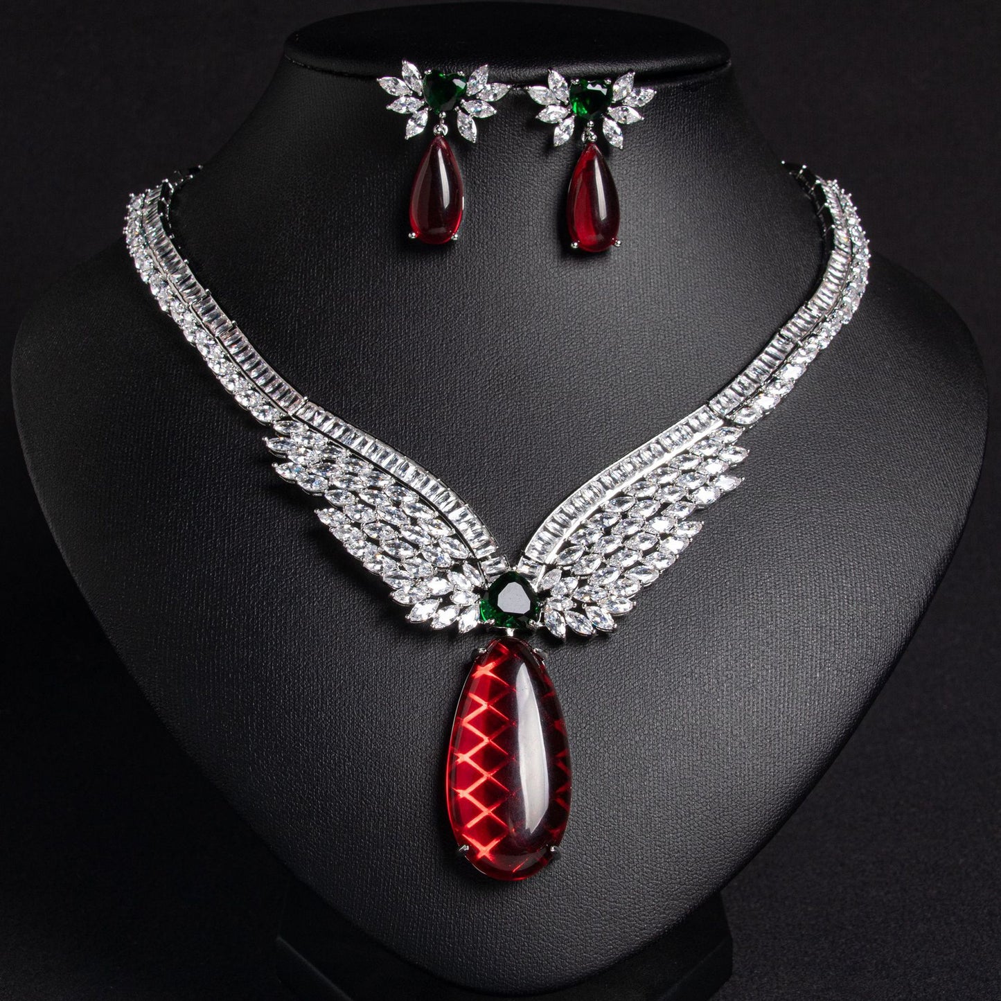 Red crystal necklace jewelry set for women, elegant and sparkling design