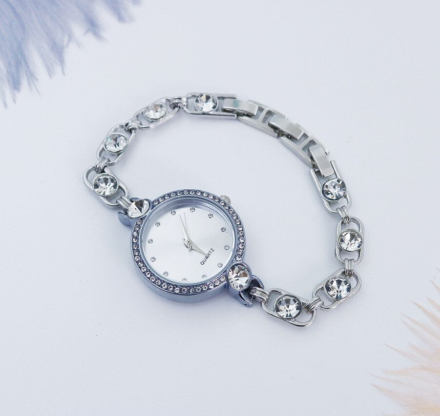 Silver luxury women wrist watch quartz